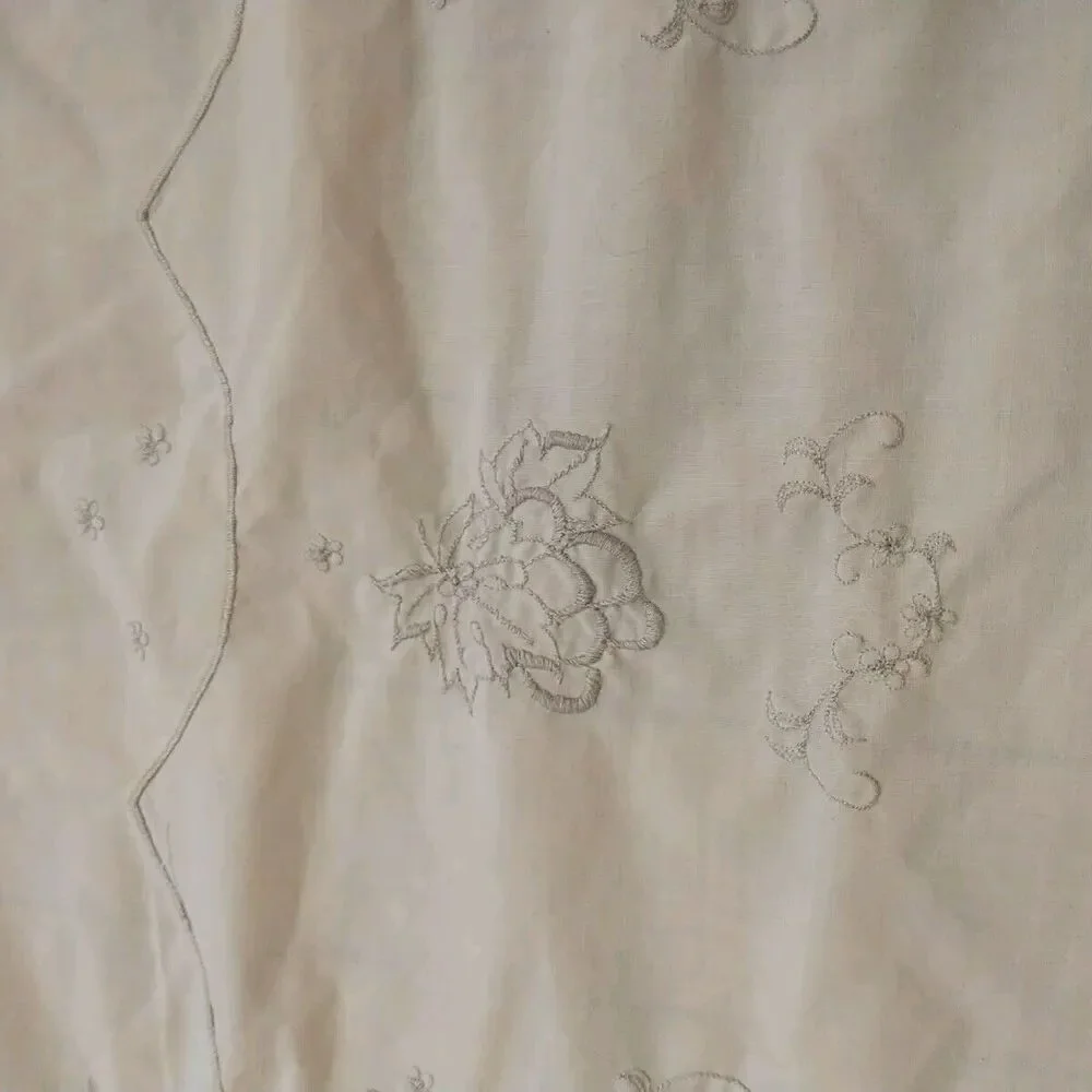 Large Tablecloth Embroidered Floral Cream Scalloped Trim Lightweight Oval Neutra